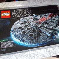 75192 Millennium Falcon - UCS {2nd edition}