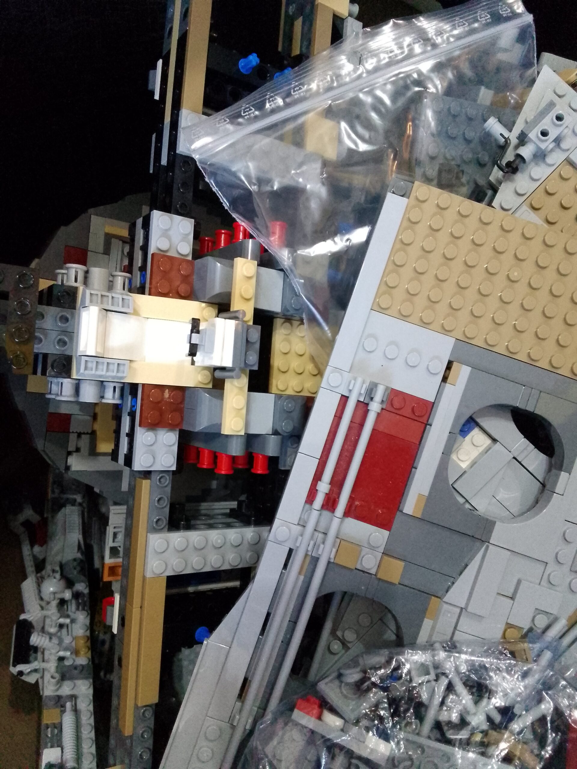 75192 Millennium Falcon - UCS {2nd edition} - immagine 3