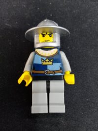 Fantasy Era - Crown Knight Quarters, Helmet with Broad Brim, Black Messy Hair and Stubble