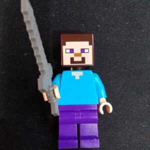 Steve (Light Nougat) - Dark Purple Legs