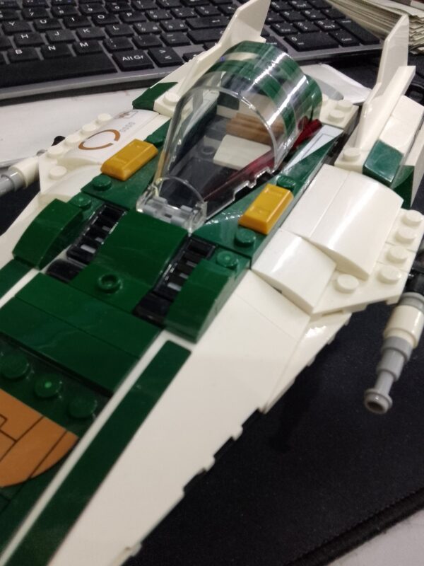 Resistance A-Wing Starfighter - immagine 2