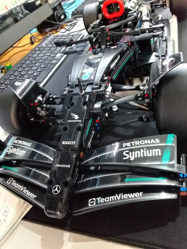 Mercedes-AMG F1 W14 E Performance - immagine 2