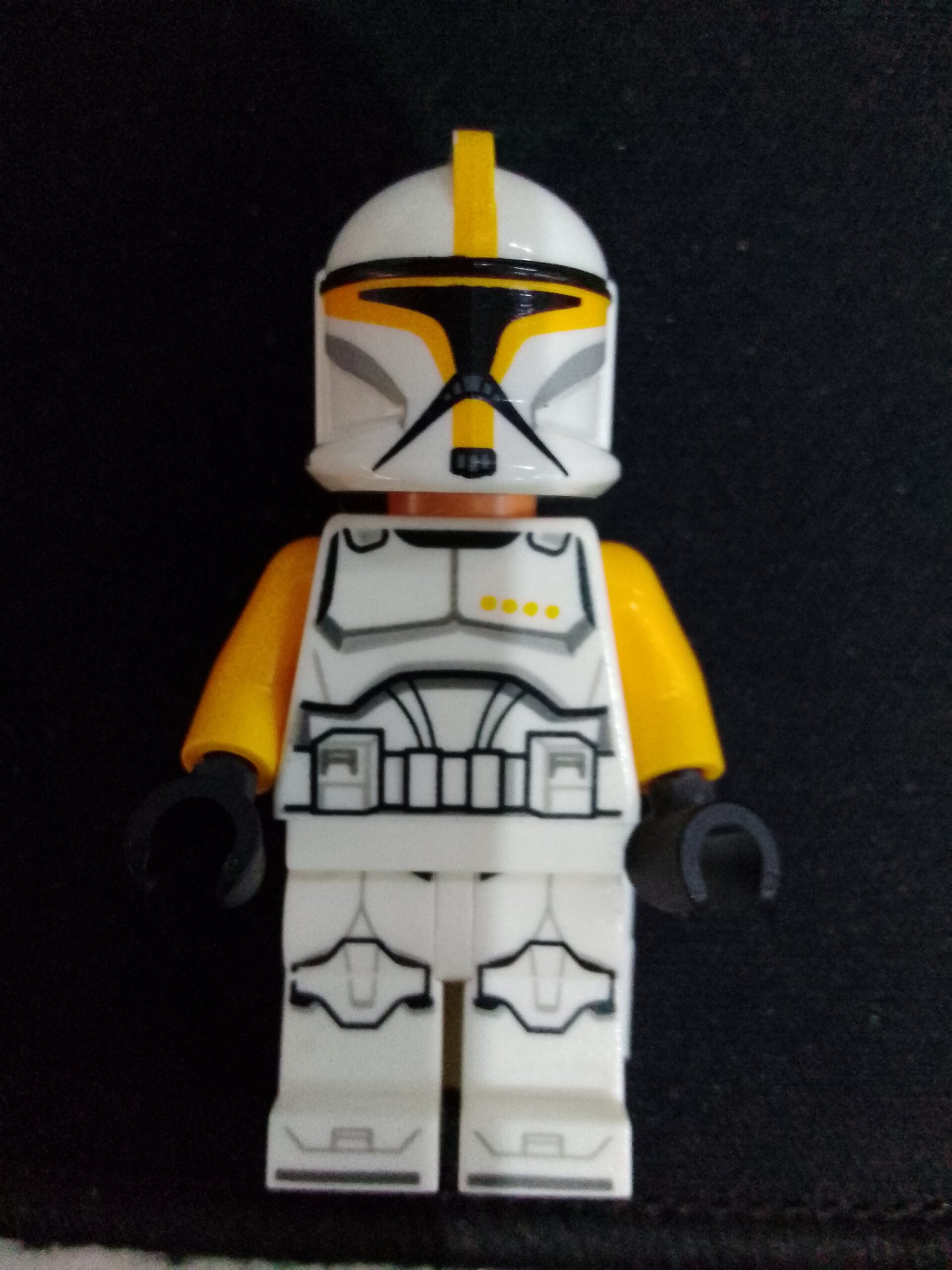 Clone Trooper Commander (Phase 1) - Bright Light Orange Arms, Nougat Head