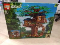 21318 - Tree House