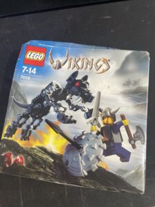 7015
